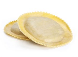 Pasta all'uovo ripiena artigianale: cappellacci